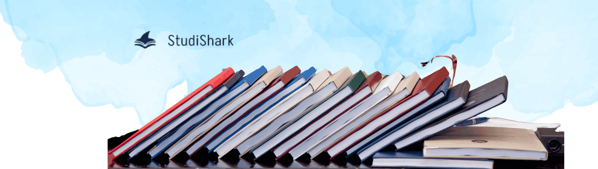 Masterarbeit Themen – Bücherstapel als Symbol für wissenschaftliche Recherche und Themenfindung